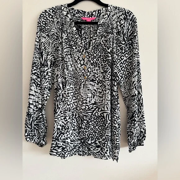 Lilly Pulitzer Elsa Silk Top Onyx Home slice size M
White Black - Picture 6 of 13